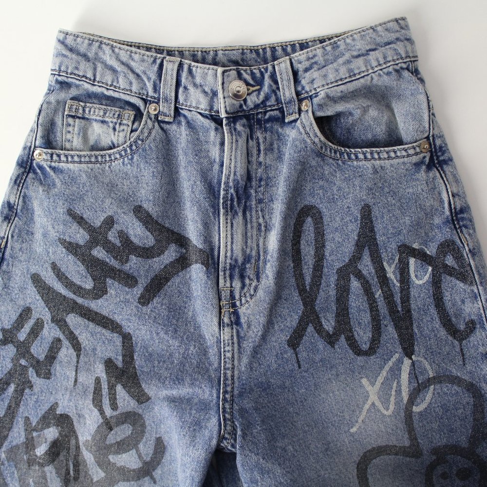 H&M Graffiti ultra High Waisted Wide Leg Jeans Size 0 / inseam 32 - Picture 6 of 15